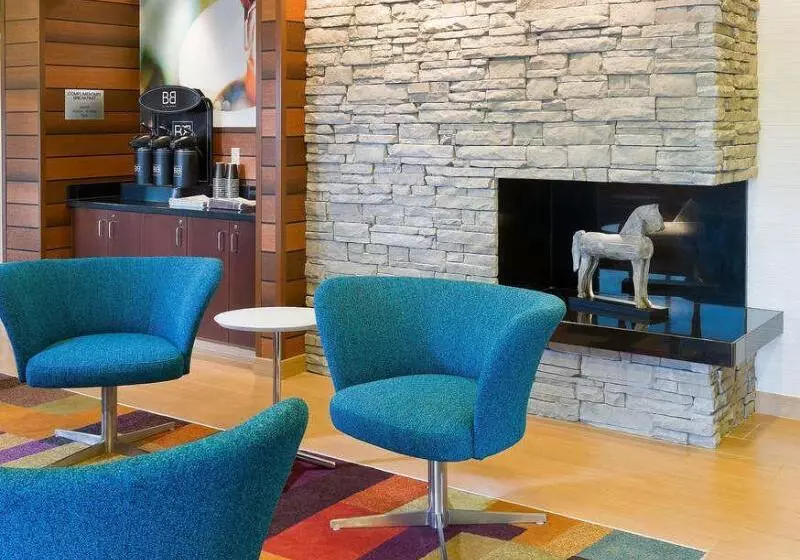 호텔 Fairfield Inn & Suites Lexington Keeneland Airport