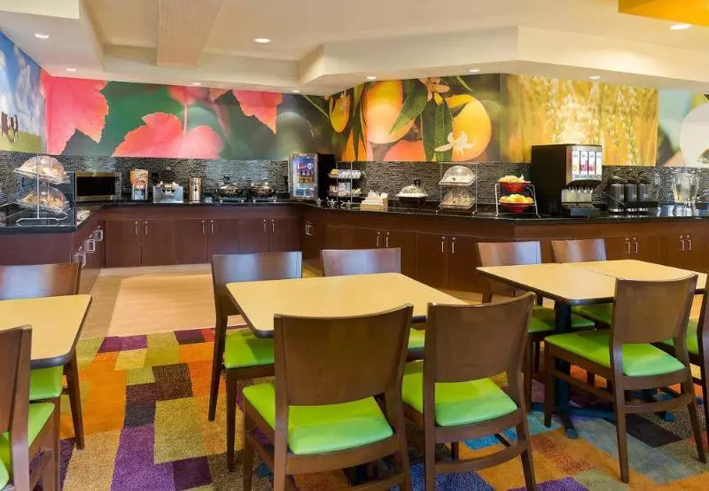 호텔 Fairfield Inn & Suites Lexington Keeneland Airport