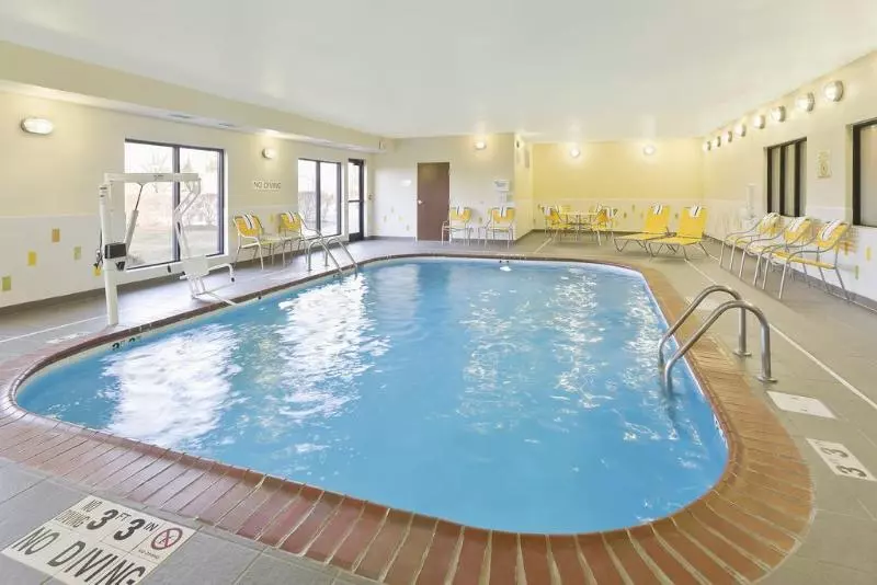 호텔 Fairfield Inn & Suites Lexington Keeneland Airport