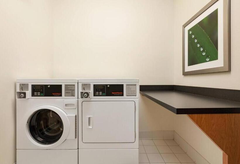 هتل Fairfield Inn & Suites Omaha East/council Bluffs, Ia