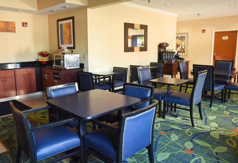 هتل Americinn By Wyndham Topeka