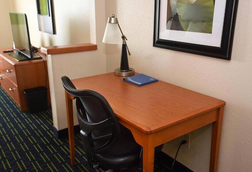 هتل Americinn By Wyndham Topeka