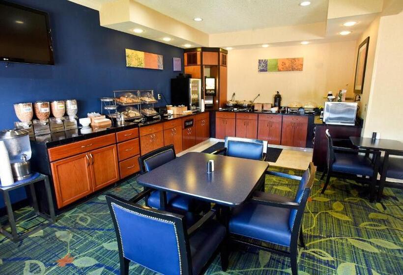 هتل Americinn By Wyndham Topeka