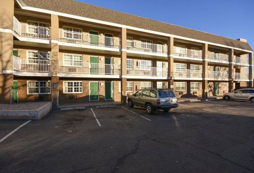 Hotelli Hometowne Studios By Red Roof Denver   Lakewood West