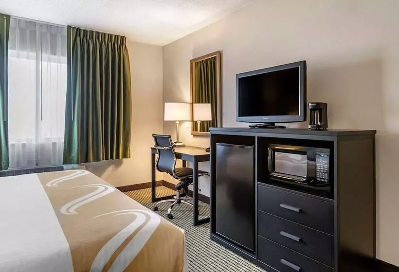 호텔 Quality Inn & Suites