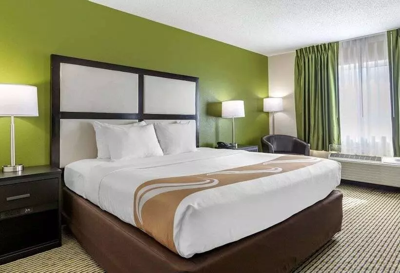 호텔 Quality Inn & Suites