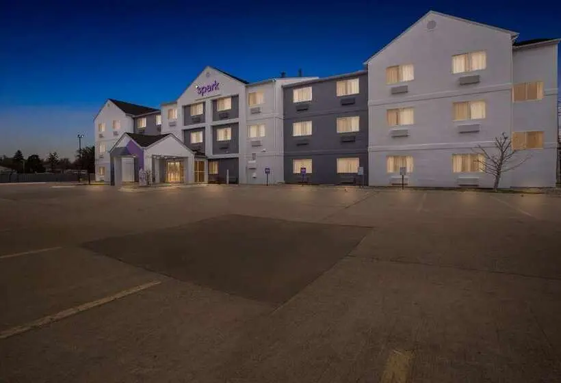هتل Spark By Hilton Moline Quad Cities