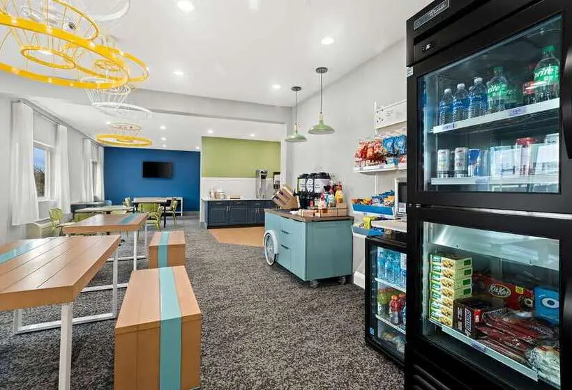 هتل Spark By Hilton Moline Quad Cities