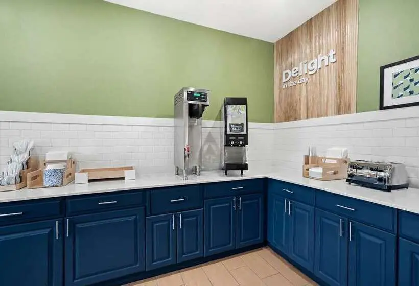 هتل Spark By Hilton Moline Quad Cities