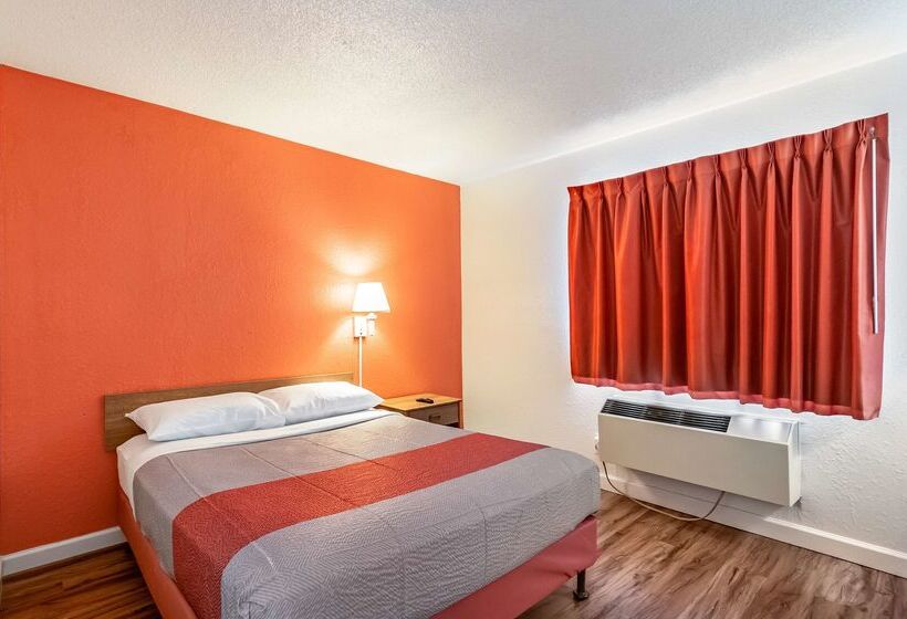 Motel 6 naperville, Il