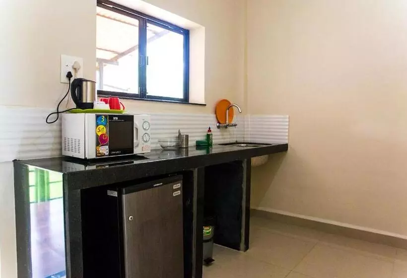Majatalo Lazy Frog Guest House