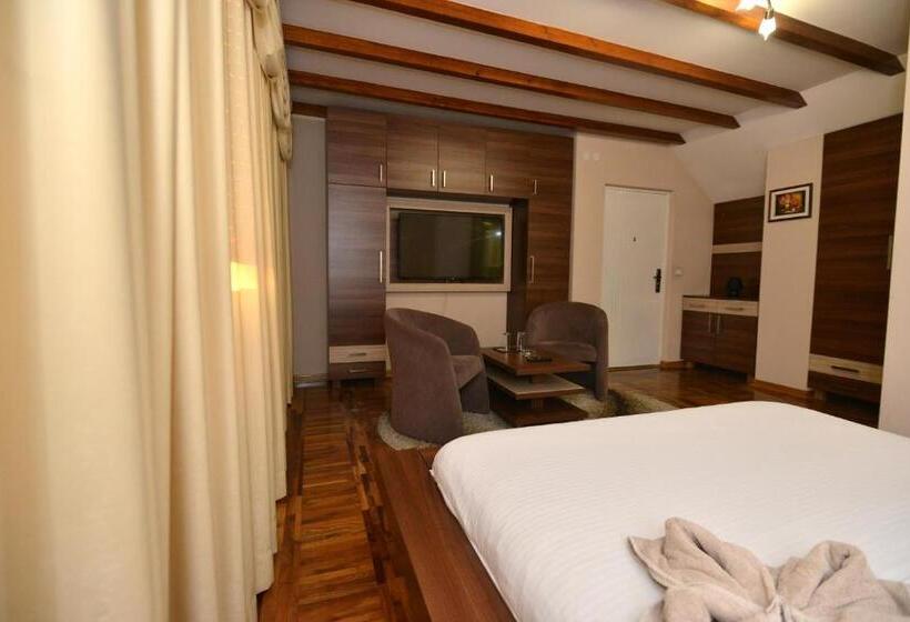 تختخواب و صبحانه Garni Hotel Kaća