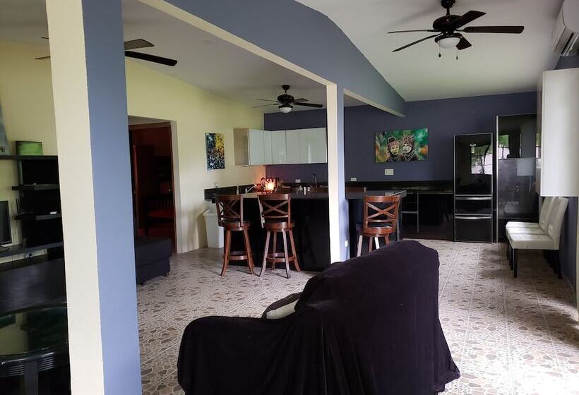 צימר Pink Palace Panama