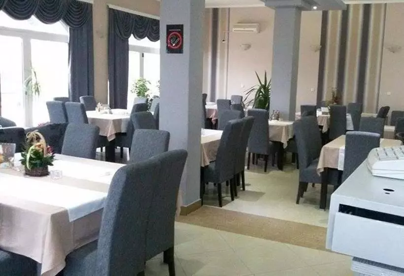 تختخواب و صبحانه Garni Hotel Kaća