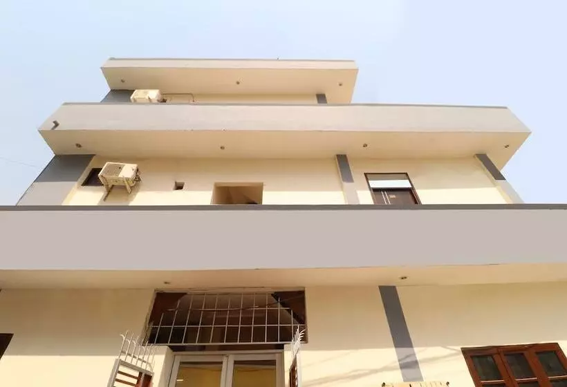 Hotelli Raj Apartments  By Oyo Rooms