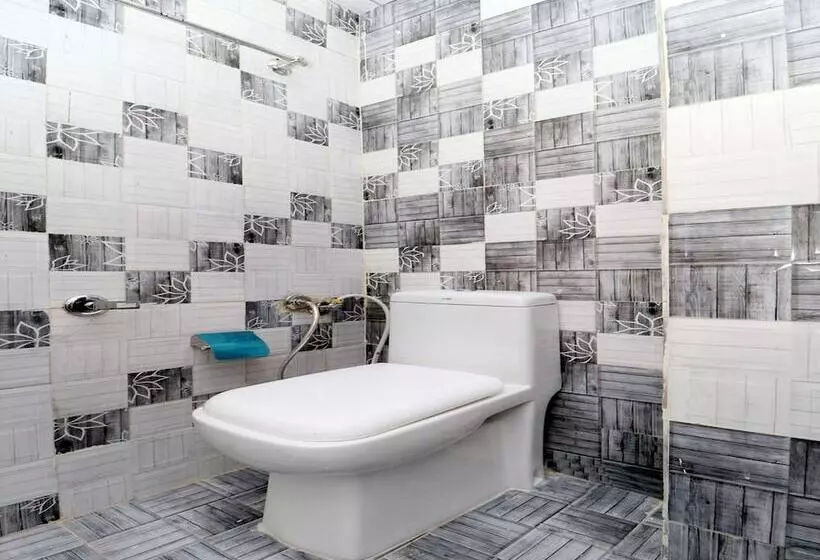 Hotelli Raj Apartments  By Oyo Rooms