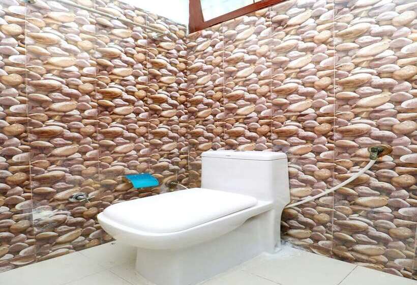 ホテル Raj Apartments  By Oyo Rooms