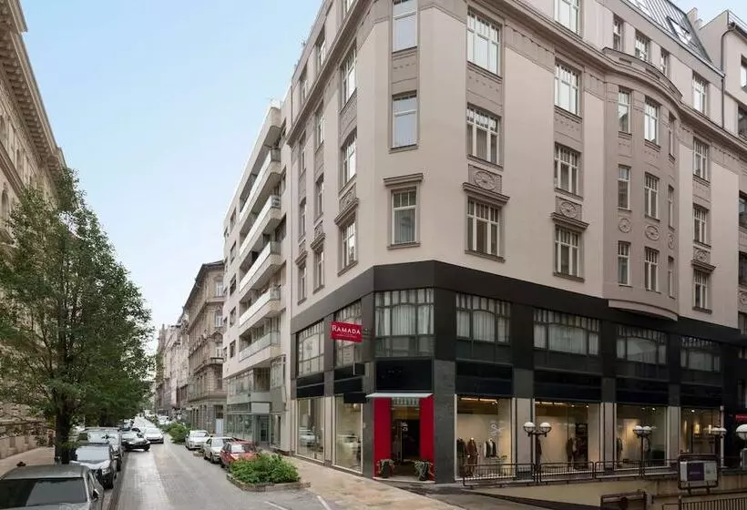 ホテル Ramada By Wyndham Budapest City Center