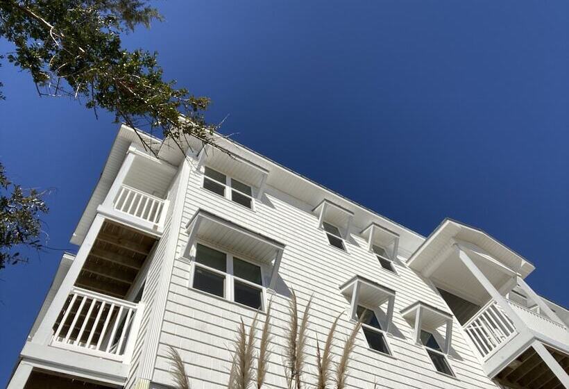 River Hotel Of Southport