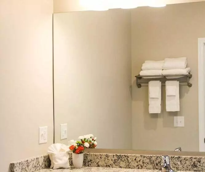 River Hotel Of Southport