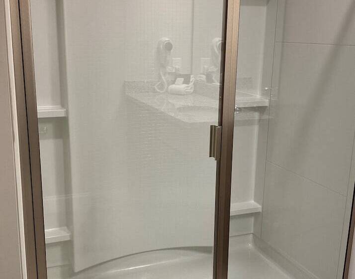 River Hotel Of Southport