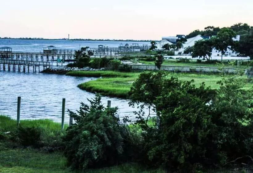 River Hotel Of Southport