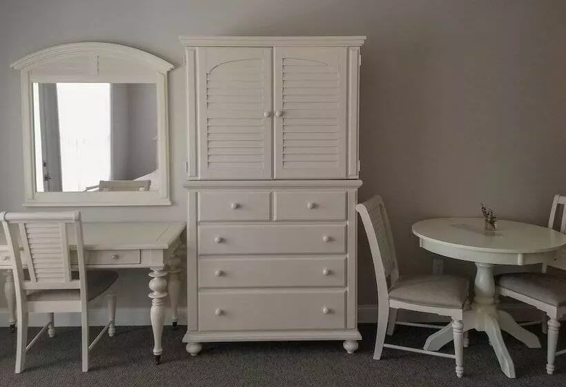 River Hotel Of Southport