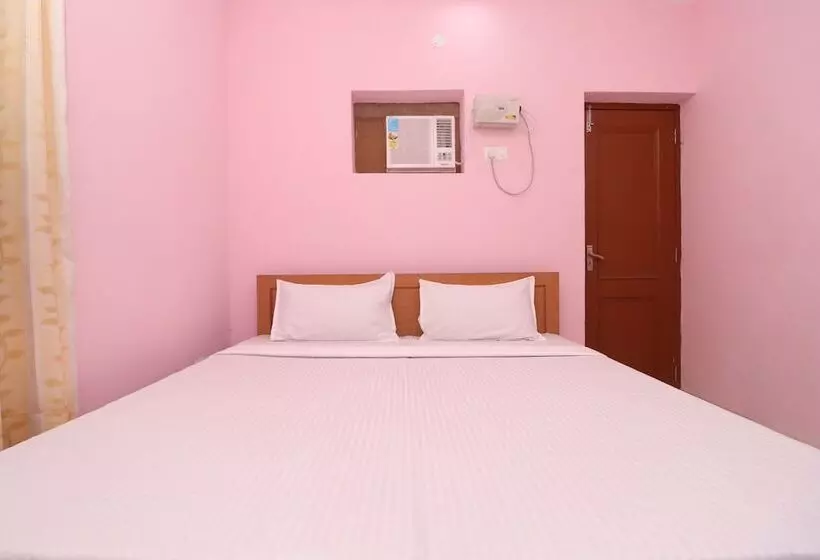 ホテル Spot On 39951 Multani Residency