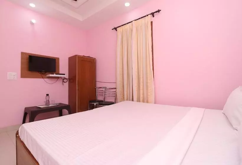ホテル Spot On 39951 Multani Residency