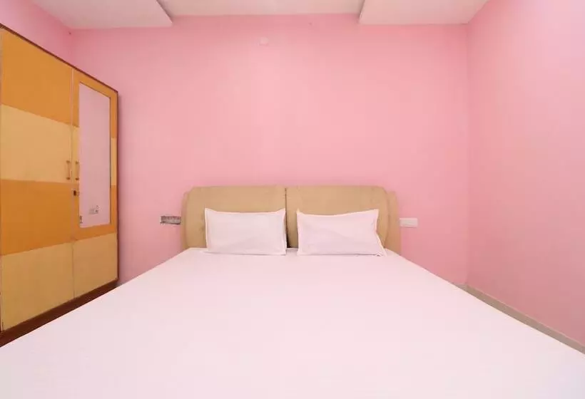 ホテル Spot On 39951 Multani Residency