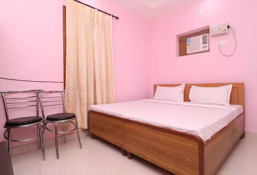 ホテル Spot On 39951 Multani Residency