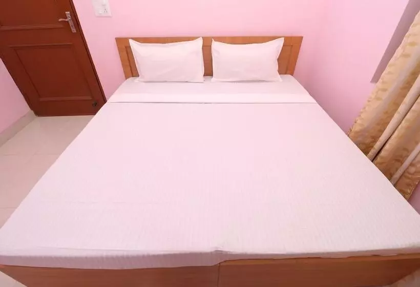 ホテル Spot On 39951 Multani Residency