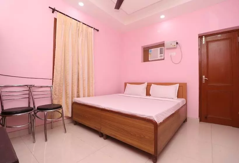 ホテル Spot On 39951 Multani Residency