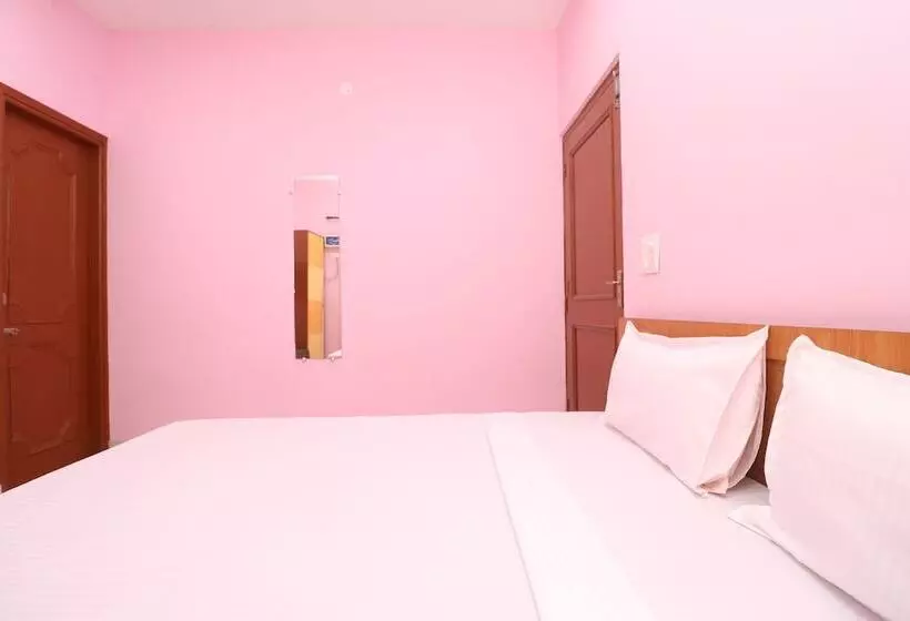 ホテル Spot On 39951 Multani Residency