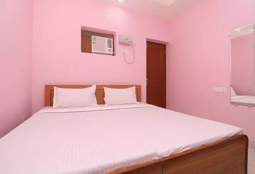 ホテル Spot On 39951 Multani Residency
