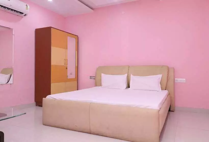 ホテル Spot On 39951 Multani Residency