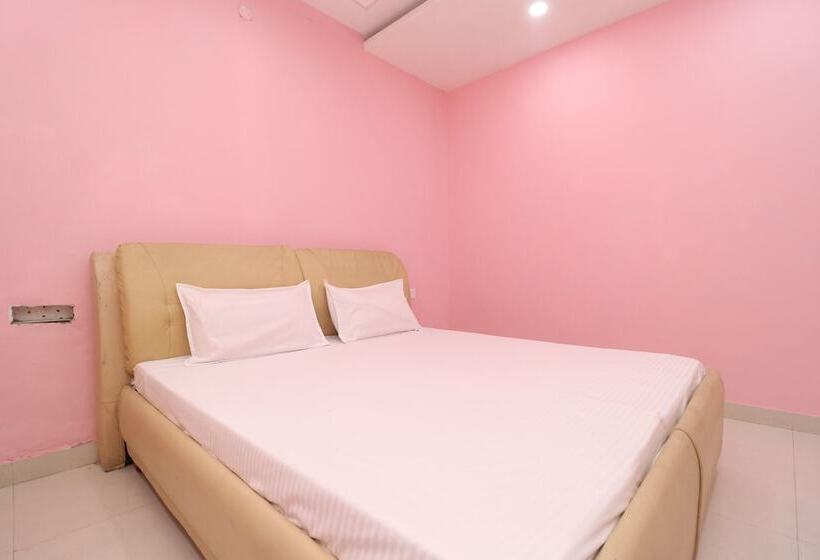 هتل Spot On 39951 Multani Residency