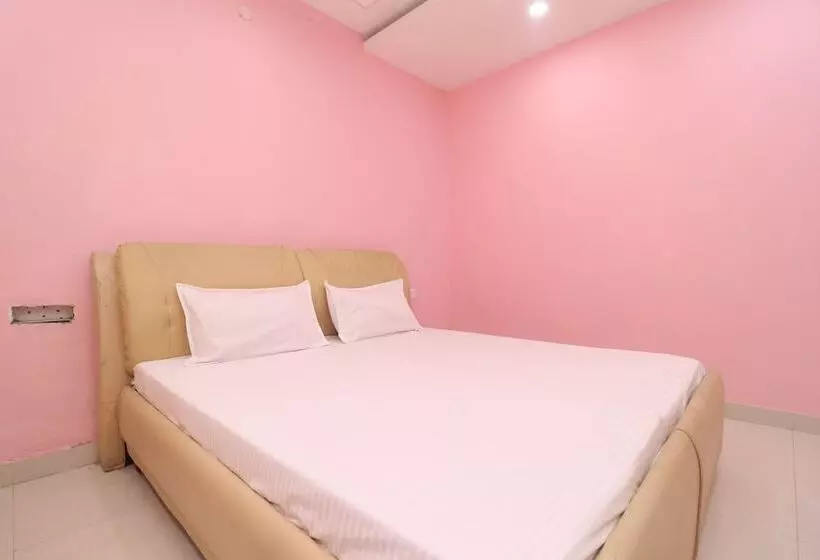 ホテル Spot On 39951 Multani Residency