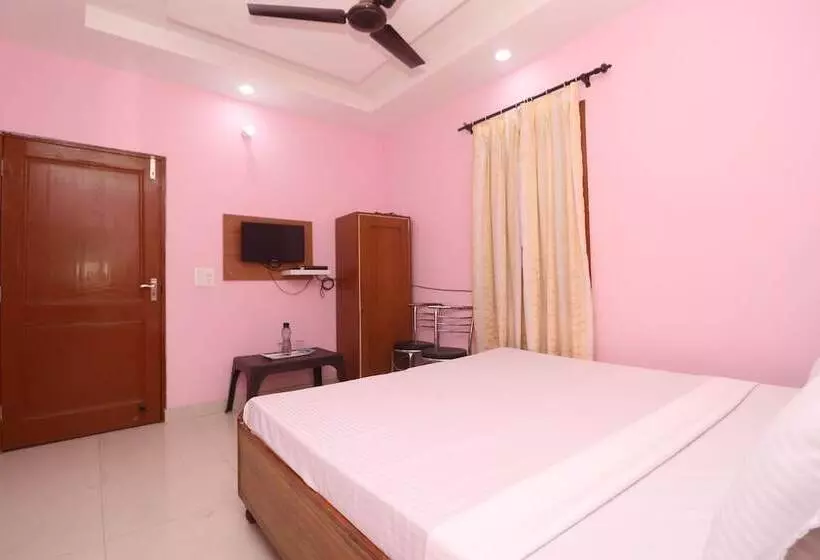 ホテル Spot On 39951 Multani Residency