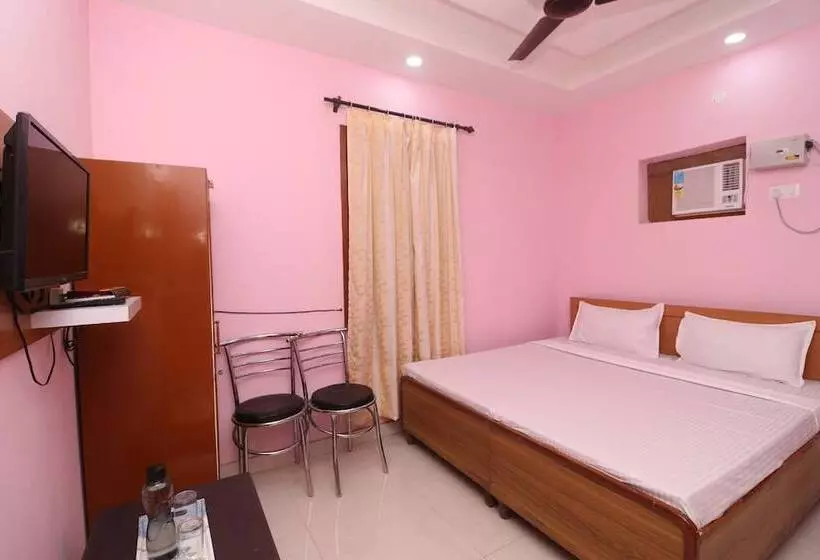 ホテル Spot On 39951 Multani Residency