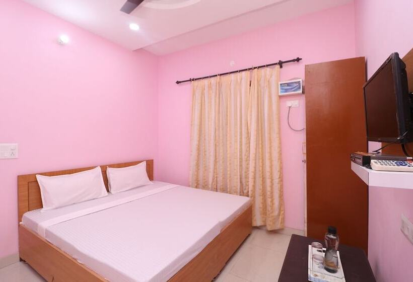 هتل Spot On 39951 Multani Residency