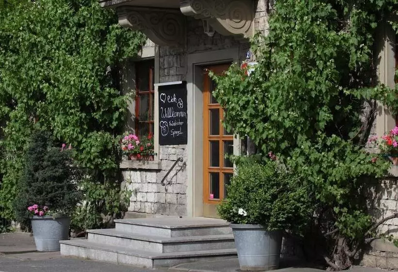 Majatalo Landgasthaus Zur Brücke