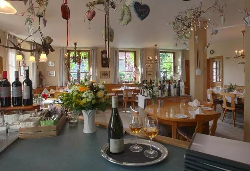 Majatalo Landgasthaus Zur Brücke