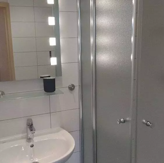 Majatalo Landgasthaus Zur Brücke