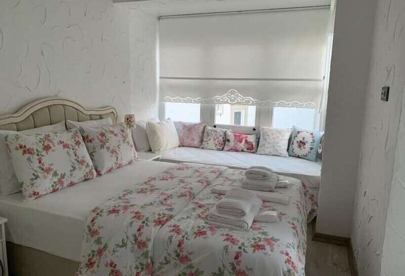 민박 Kybele Suites Alacati