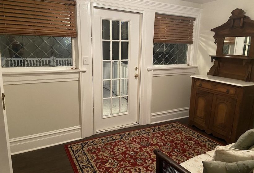 مبيت وإفطار Rose Hill