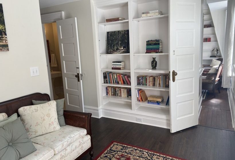 مبيت وإفطار Rose Hill