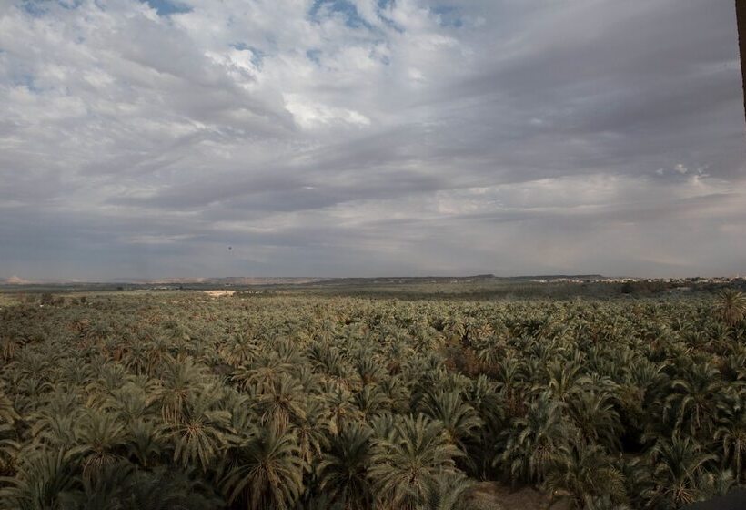 هتل Bedouin Castle