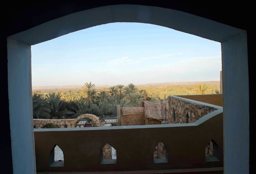 هتل Bedouin Castle