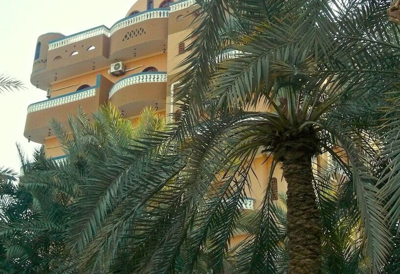 هتل Bedouin Castle